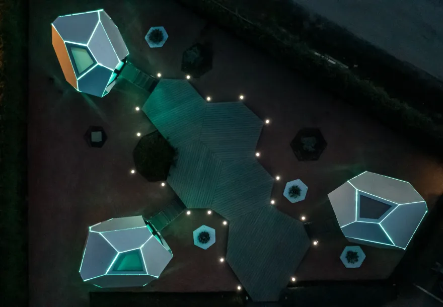 赛博卵石舱丨匈牙利丨Hello Wood-12