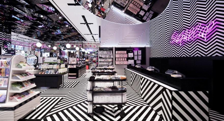 韩国:Betwin是一家拥有几何糖果条纹的美容店-6