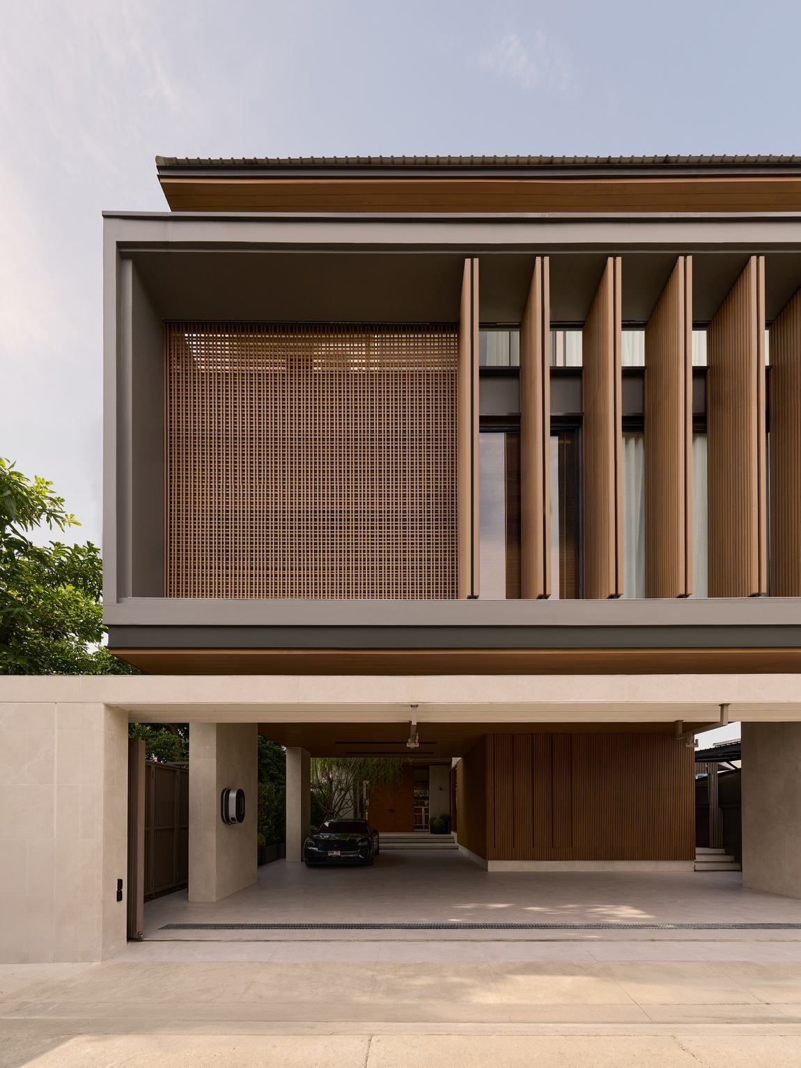 Khun Atiruj Residence：都市的隐居之所 | PAON Architects-2