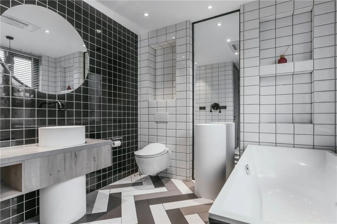 90后夫妻320㎡的新家，客餐厅直接通往后花园，还有健身区和茶室...-58