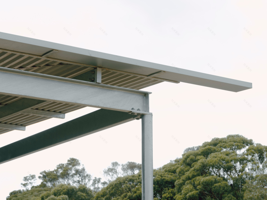 铁木树皮屋(注:Ironbark是一种澳大利亚的硬木,叫铁木树,这里推测可能是用铁木树皮建造的房屋) 丨澳大利亚丨Not All Architecture-34