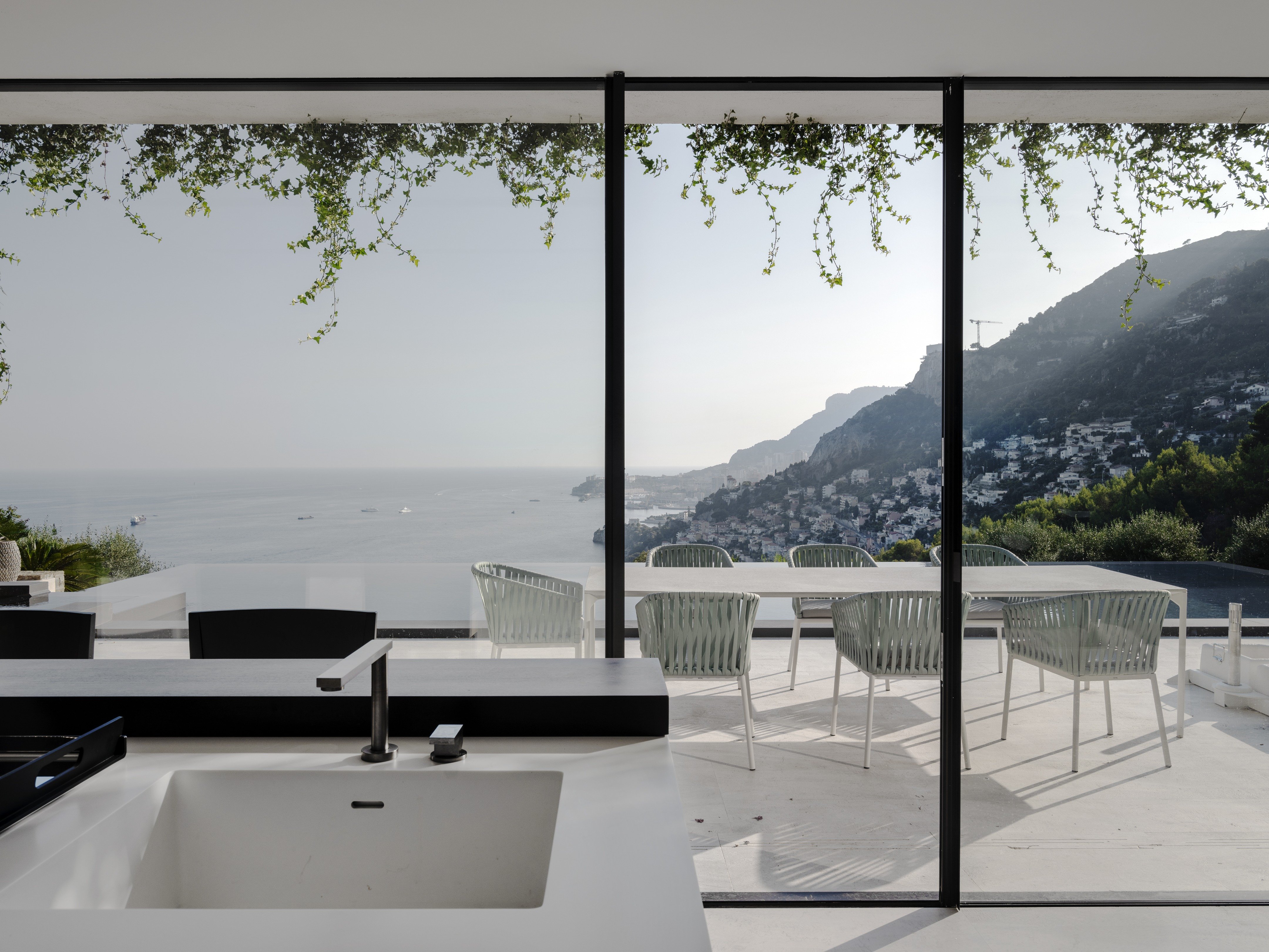 地中海风情 · 蒙特卡洛别墅 Villa Lea丨爱尔兰卡洛丨米兰 Massimo 和 Marco Donizelli 工作室-7