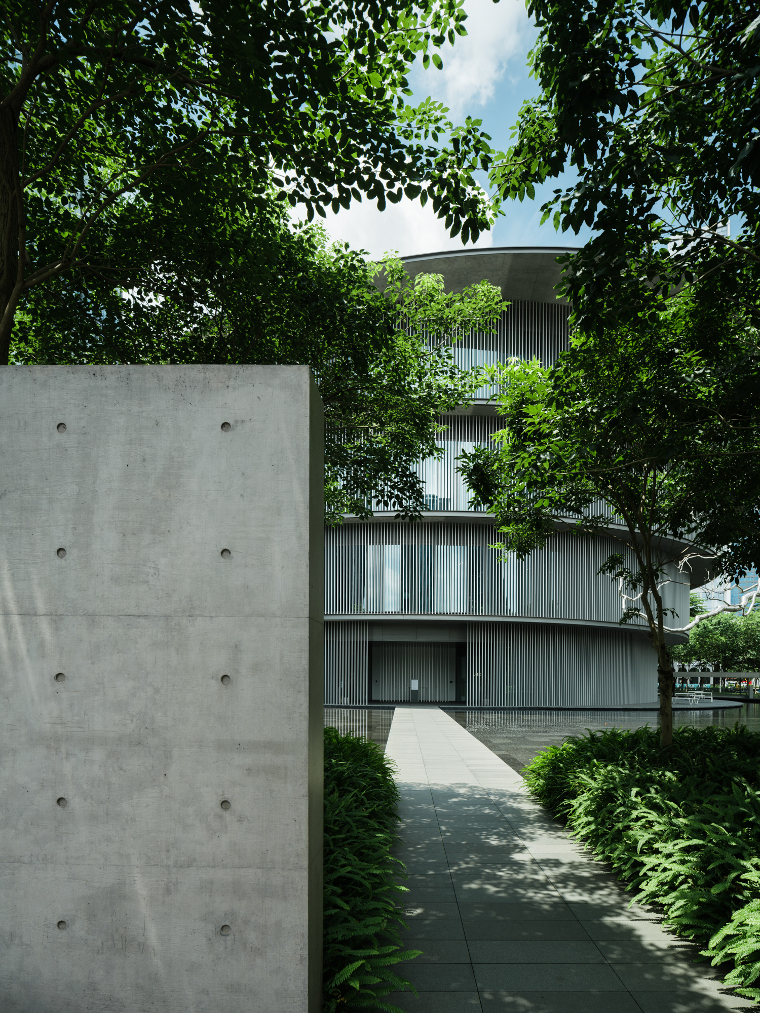 He Art Museum (HEM) | Atmospheric column-2