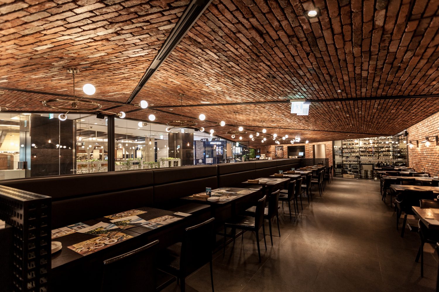 Mad For Garlic Pyeongtaek AK Plaza branch interior design-5