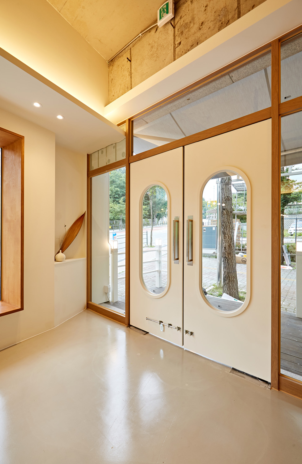 现代简约风白&木 44 平咖啡厅设计-15