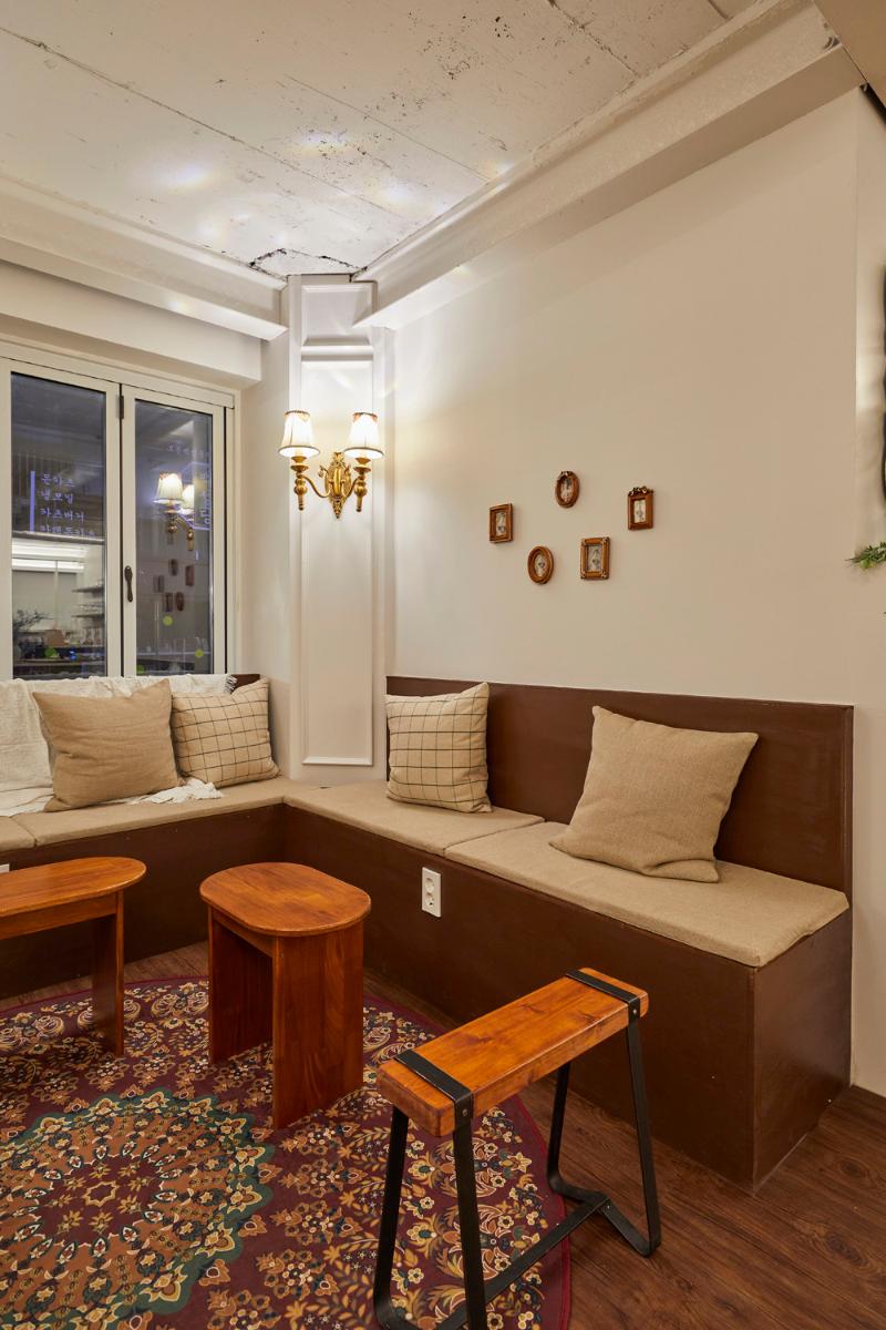 欧式风情的 21 平米咖啡厅设计-14