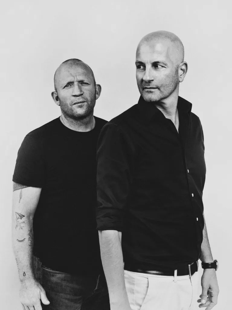 现代极简河畔别墅丨GrantJohnson-0