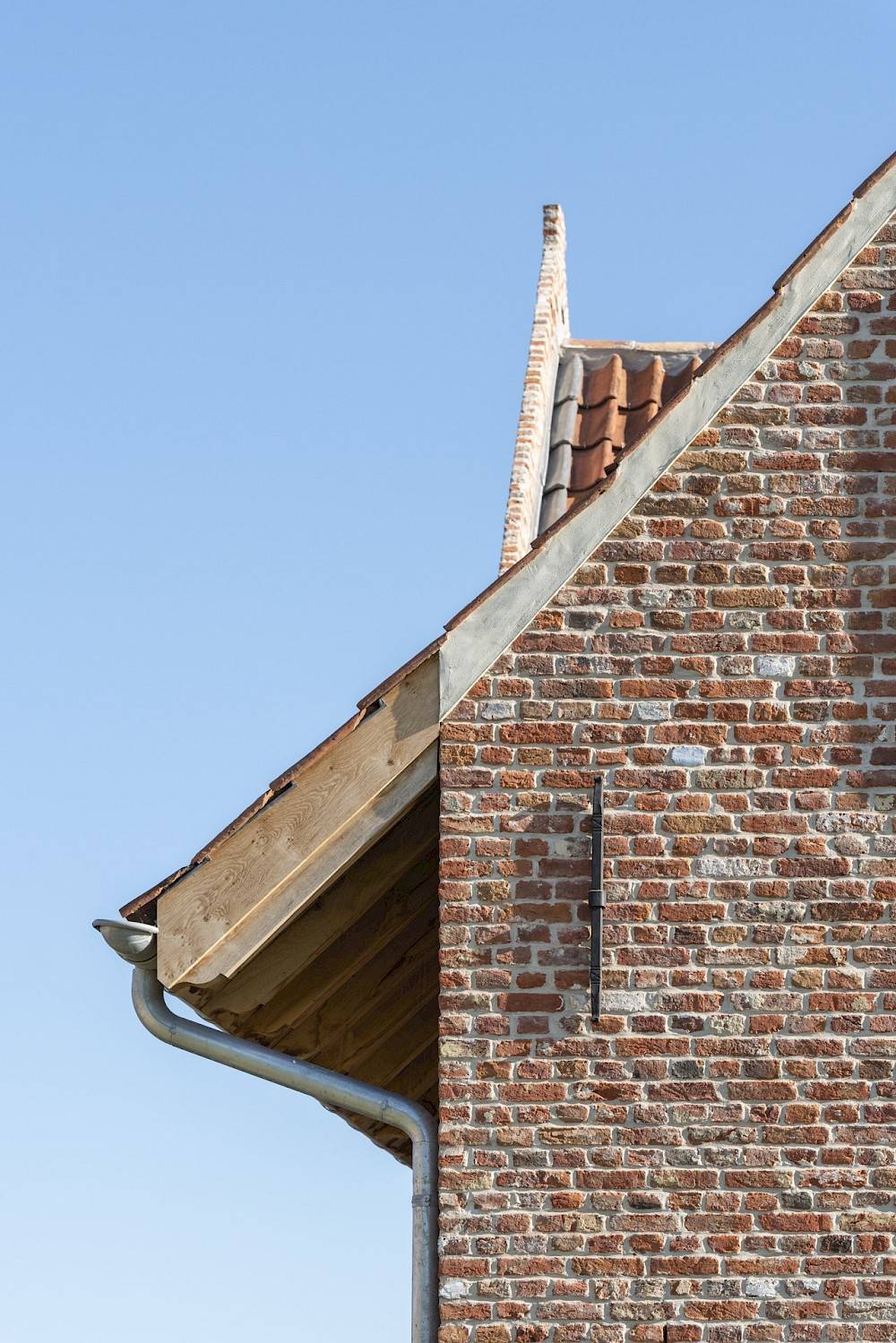 霍夫 VM AR 建筑事务所 （有限责任公司） 

注：BV是荷兰语Besloten Vennootschap的缩写，相当于英文的Private Limited Company ，即有限责任公司 不过这个表述在实际语境中也可按需省略 -12