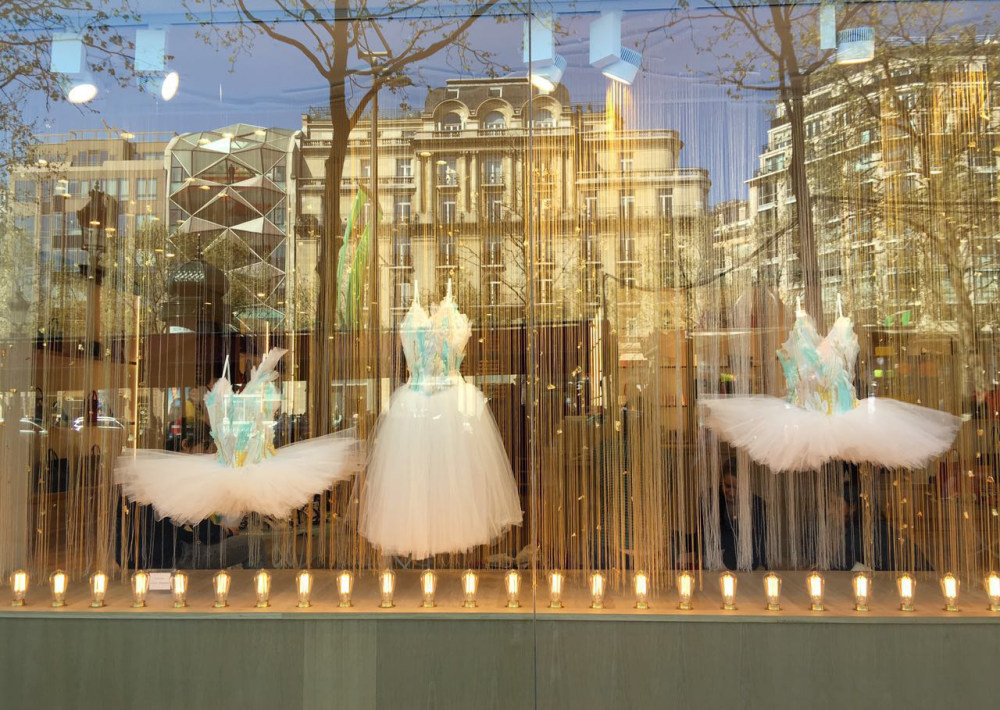 欧洲街头创意橱窗-37