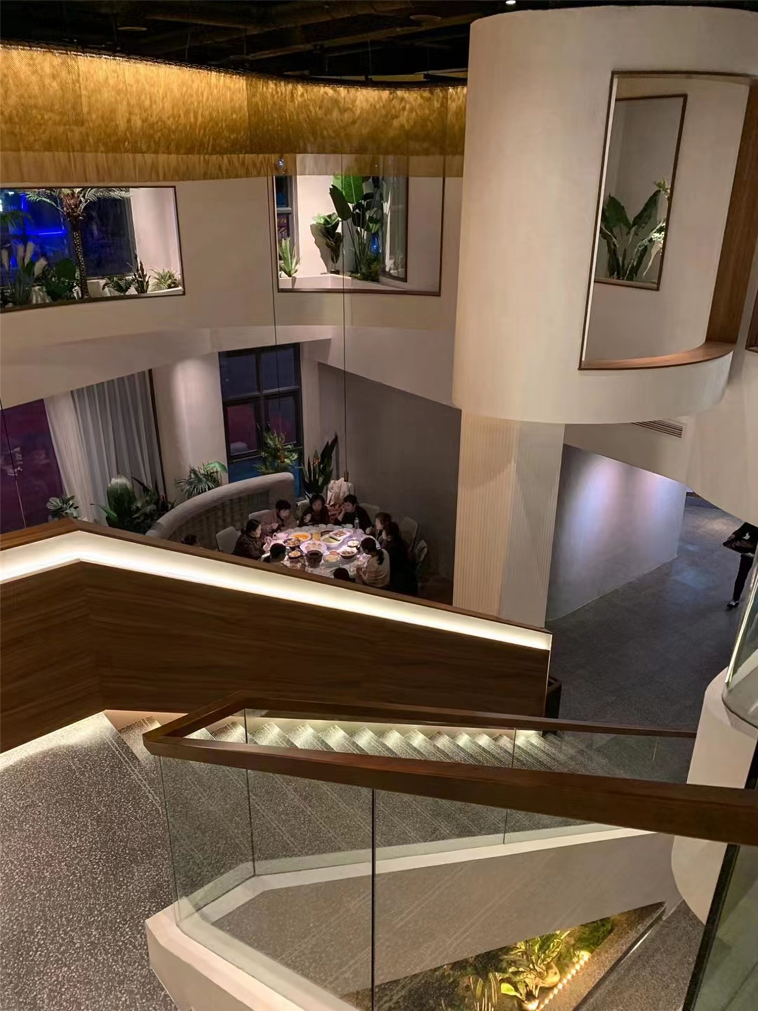 很高兴见到你餐厅设计丨中国重庆丨杭州品尚设计-20