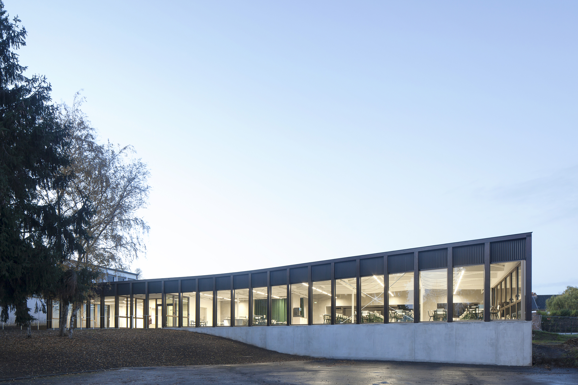 School Cafeteria and Multipurpose Room  / LT2A-27