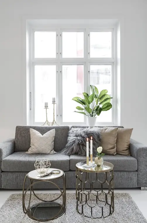 黑白装饰中的创新之作 | 玻璃隔段背后的步入式衣帽间-10