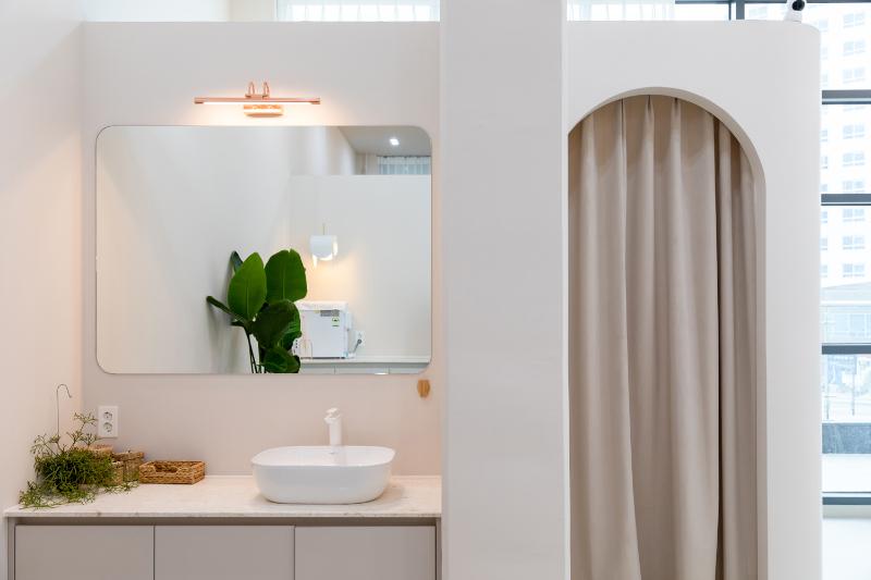 20 平米极简现代美妆店设计-16