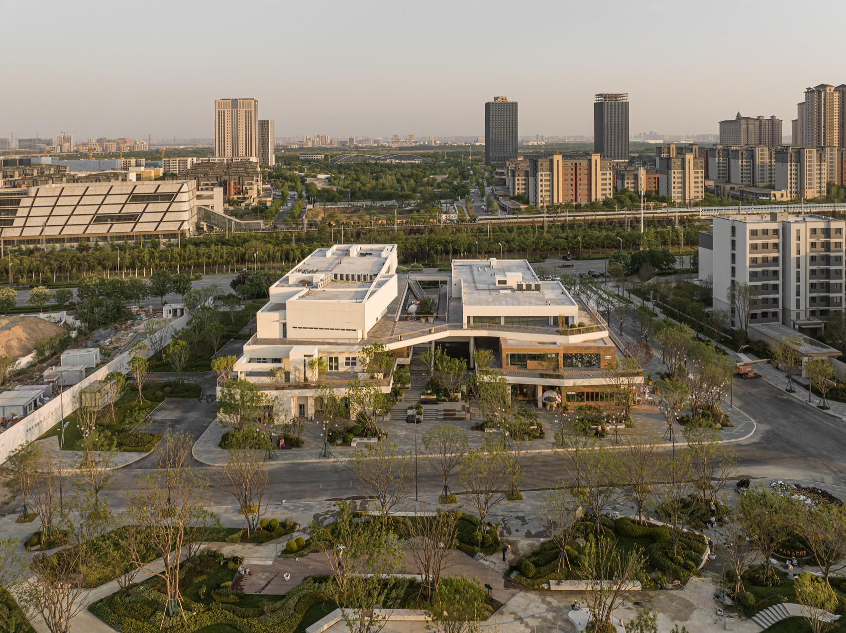 西安万科理想城北区小镇中心·池岛丨中国西安丨成都九十建筑设计有限公司-5