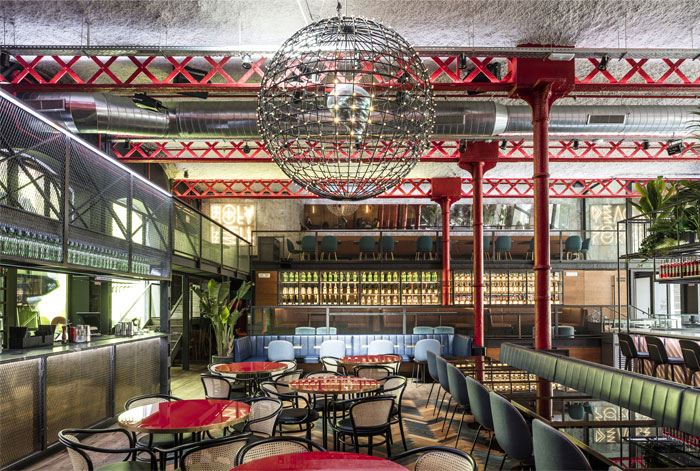 巴塞罗那EL MAMA复古艺术风格餐厅设计-8