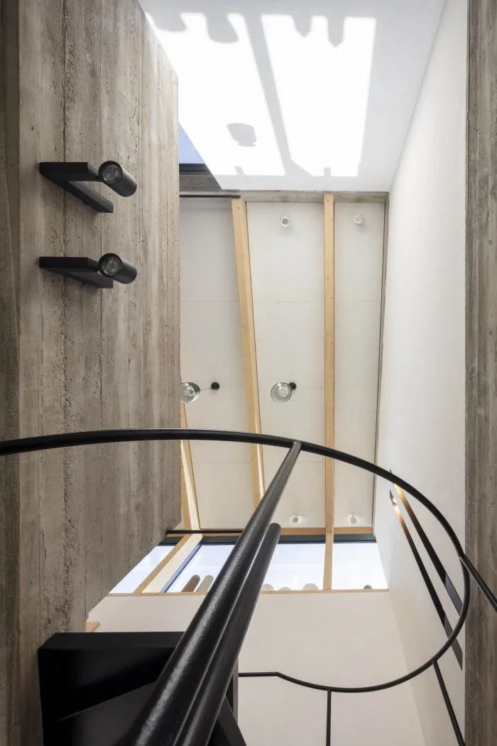 比利时陶艺家 Vera Stoefs 工作室丨Lava architecten-40