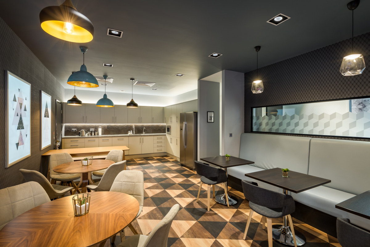 Clarendon 商务中心共享办公空间-8