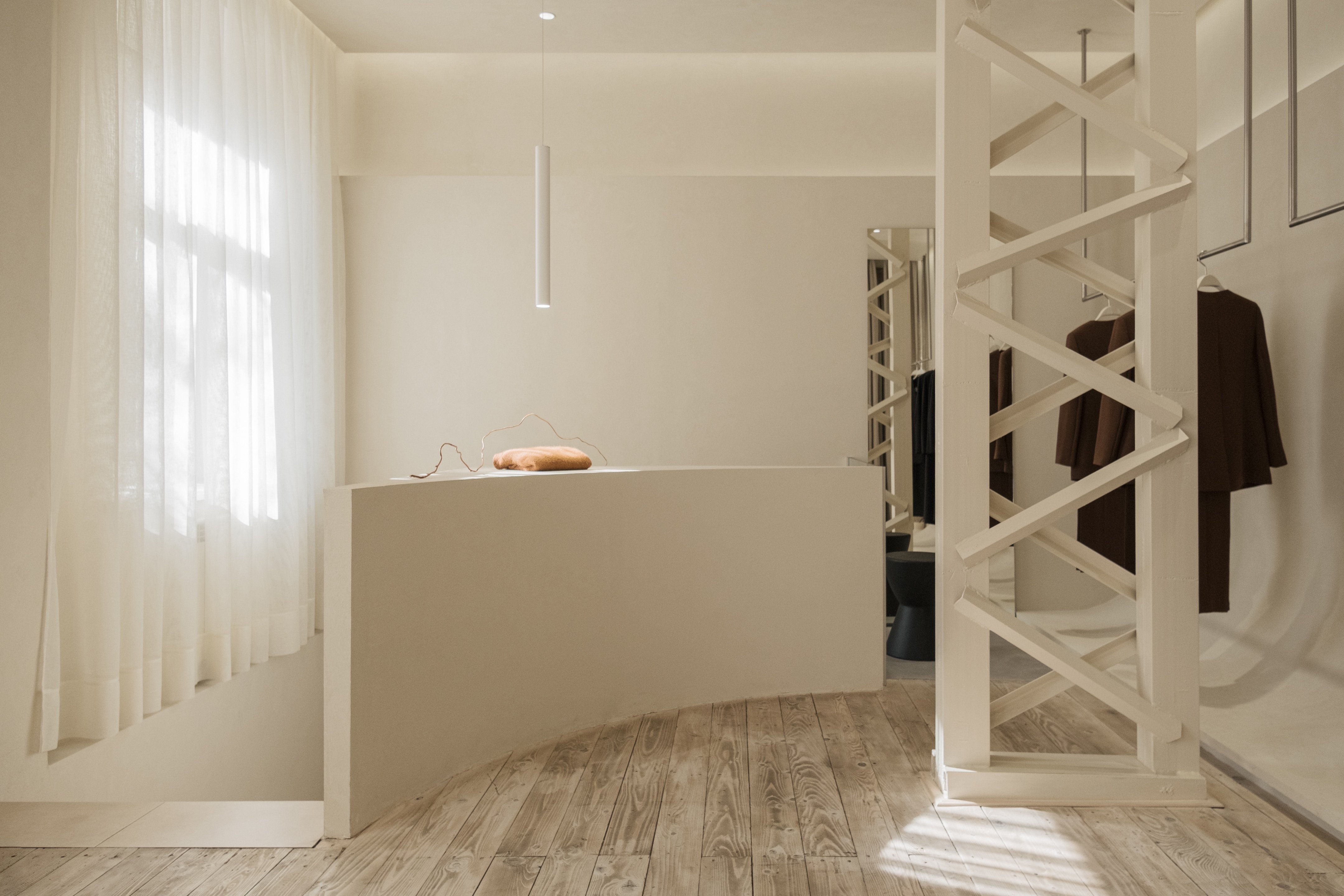 SEKANA & Katea Gri 展厅丨Anthem-16