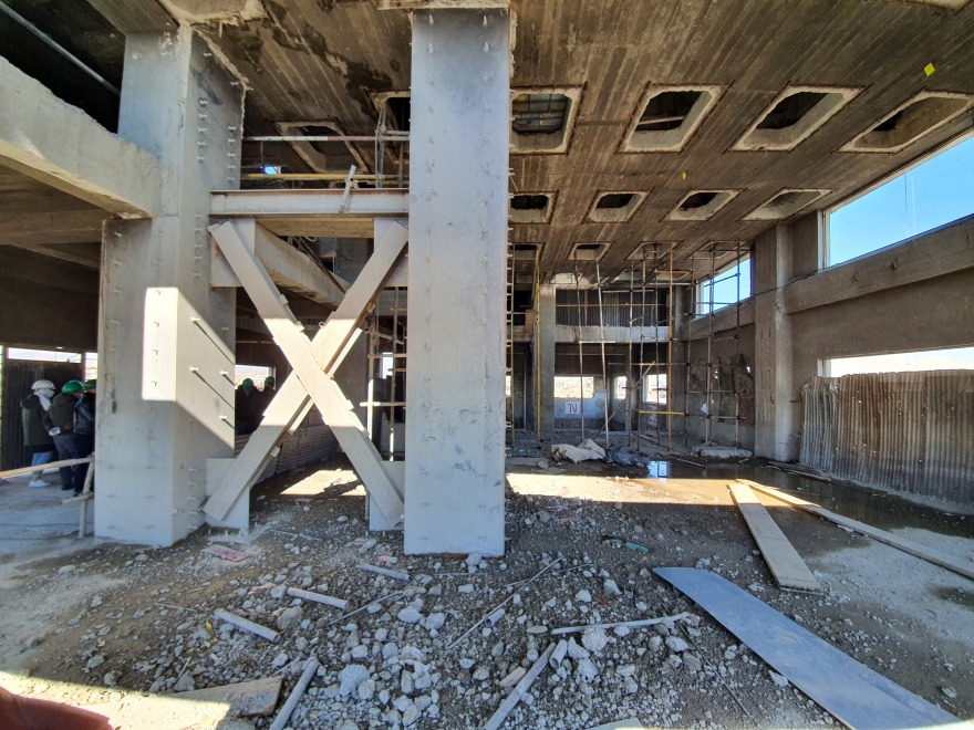 瑞士 50 年历史仓库重塑丨Ashrafi & Zad Design-22