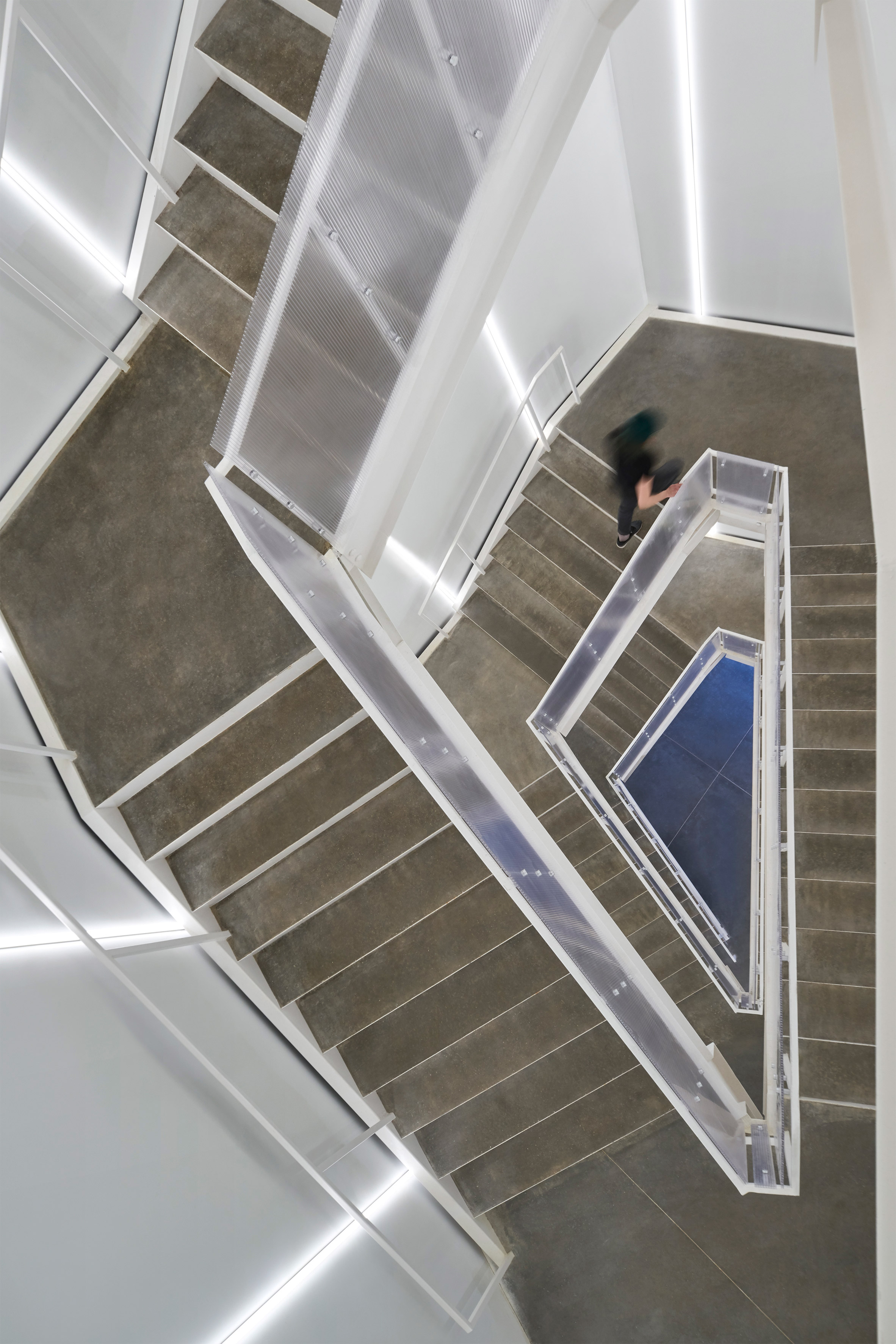 Oklahoma Contemporary 艺术中心铝墙熠熠生辉,成城市新地标-17