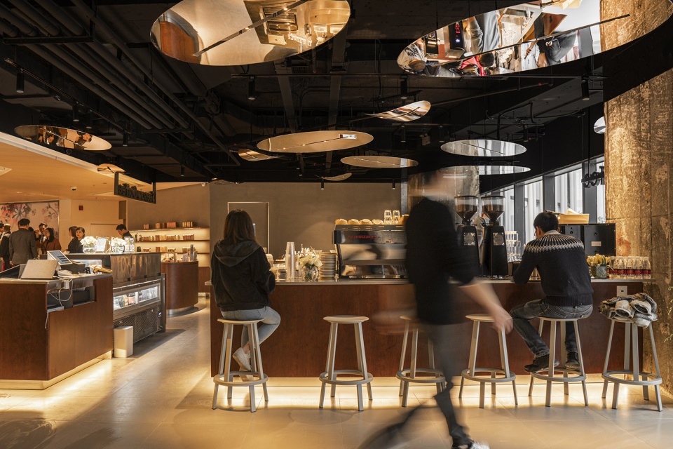 上海 SEESAW COFFEE 店 | 繁忙十字路口的休闲空间-60