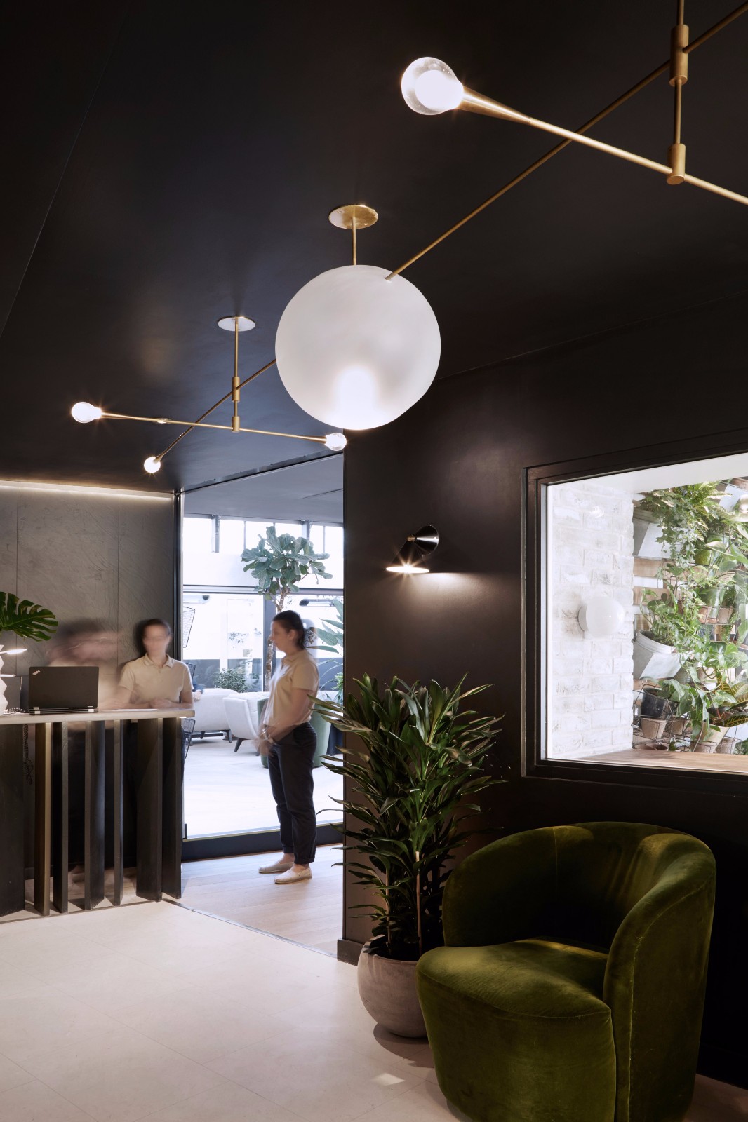 DH Liberty用主人喜欢的绿植和蜂蜜色设出计的伦敦西酒店-10