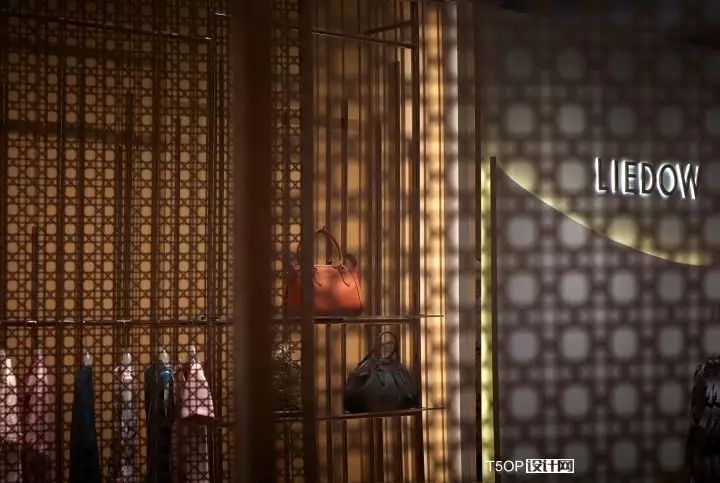 深圳 Liedow 时尚女装店设计-17