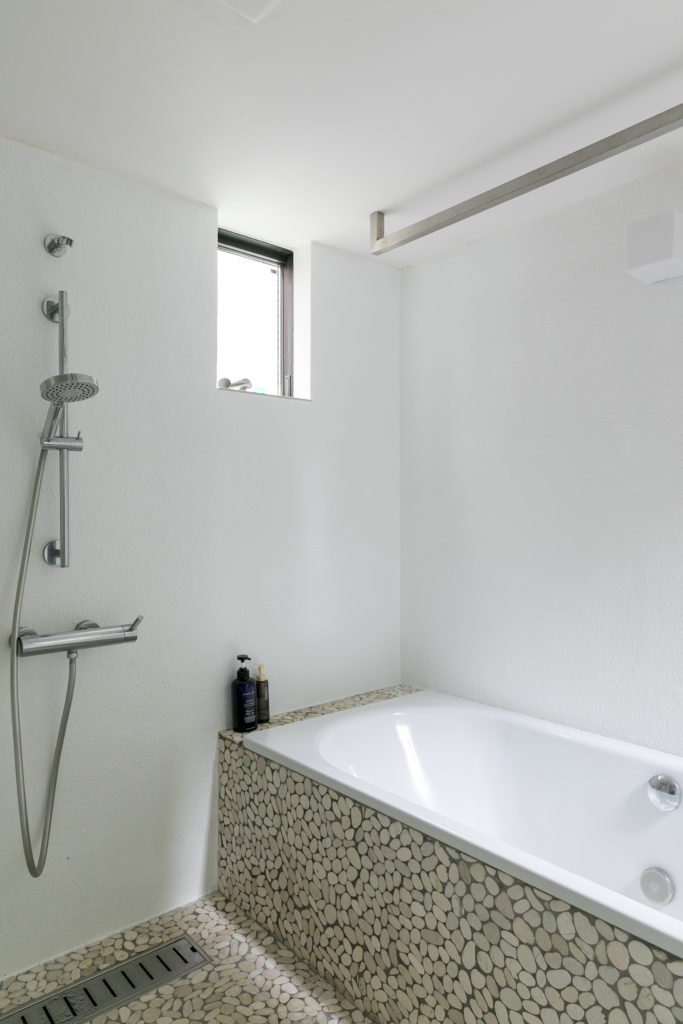 緑と光に包まれる柔らかい光に満ちる コンパクトで心地よい空間で暮らす | Green | 100%LiFE-15