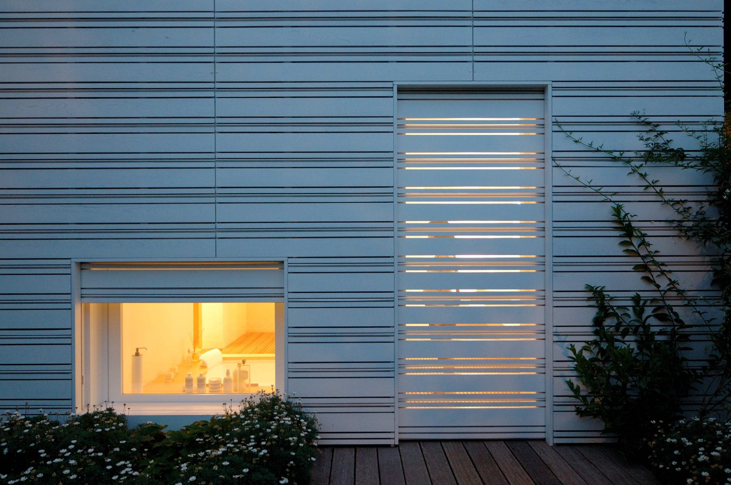 长泽英德装置艺术融入自然,打造水上花园住宅-19