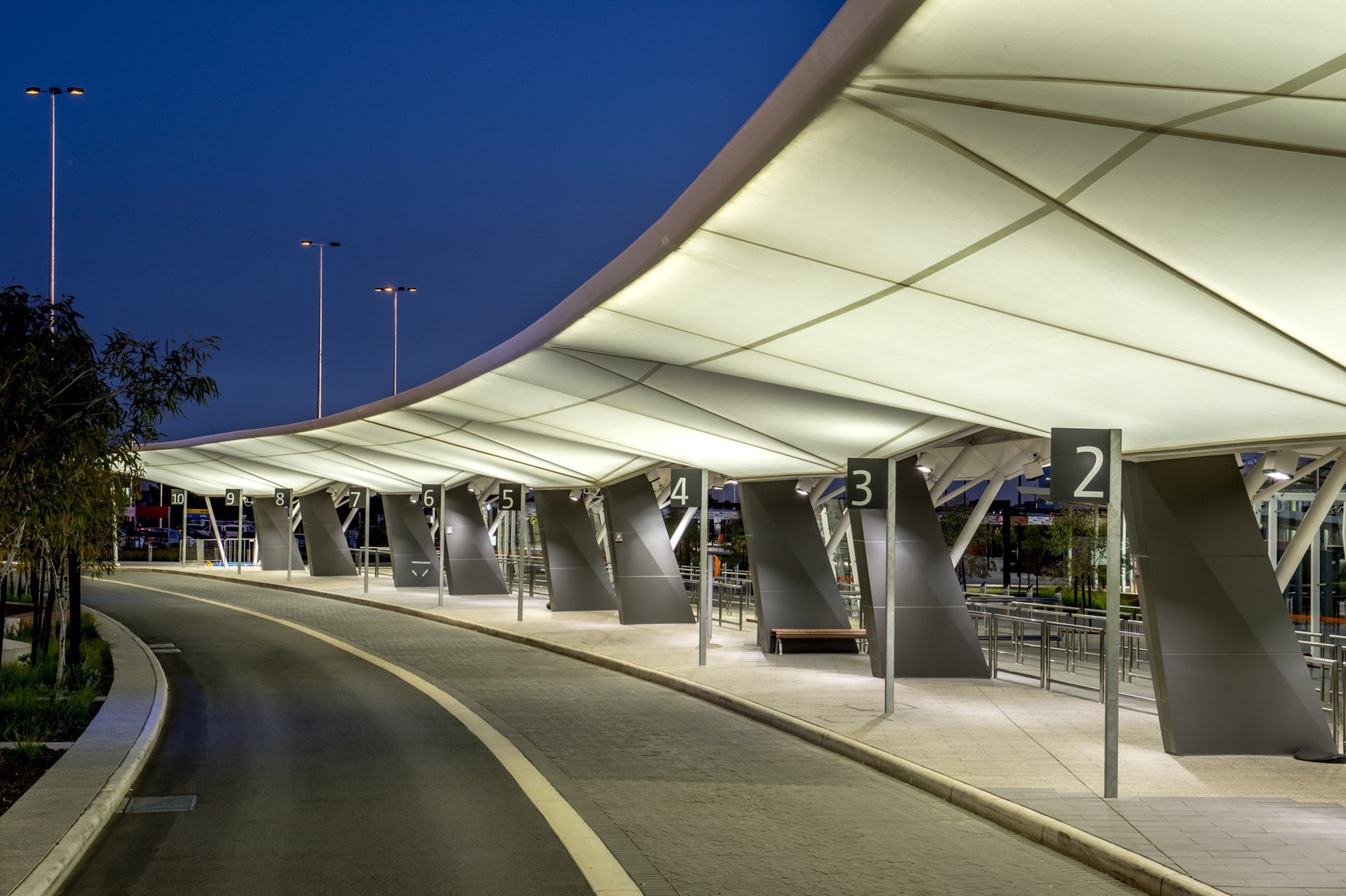 Perth Airport Forecourt and Canopies | Woods Bagot-4