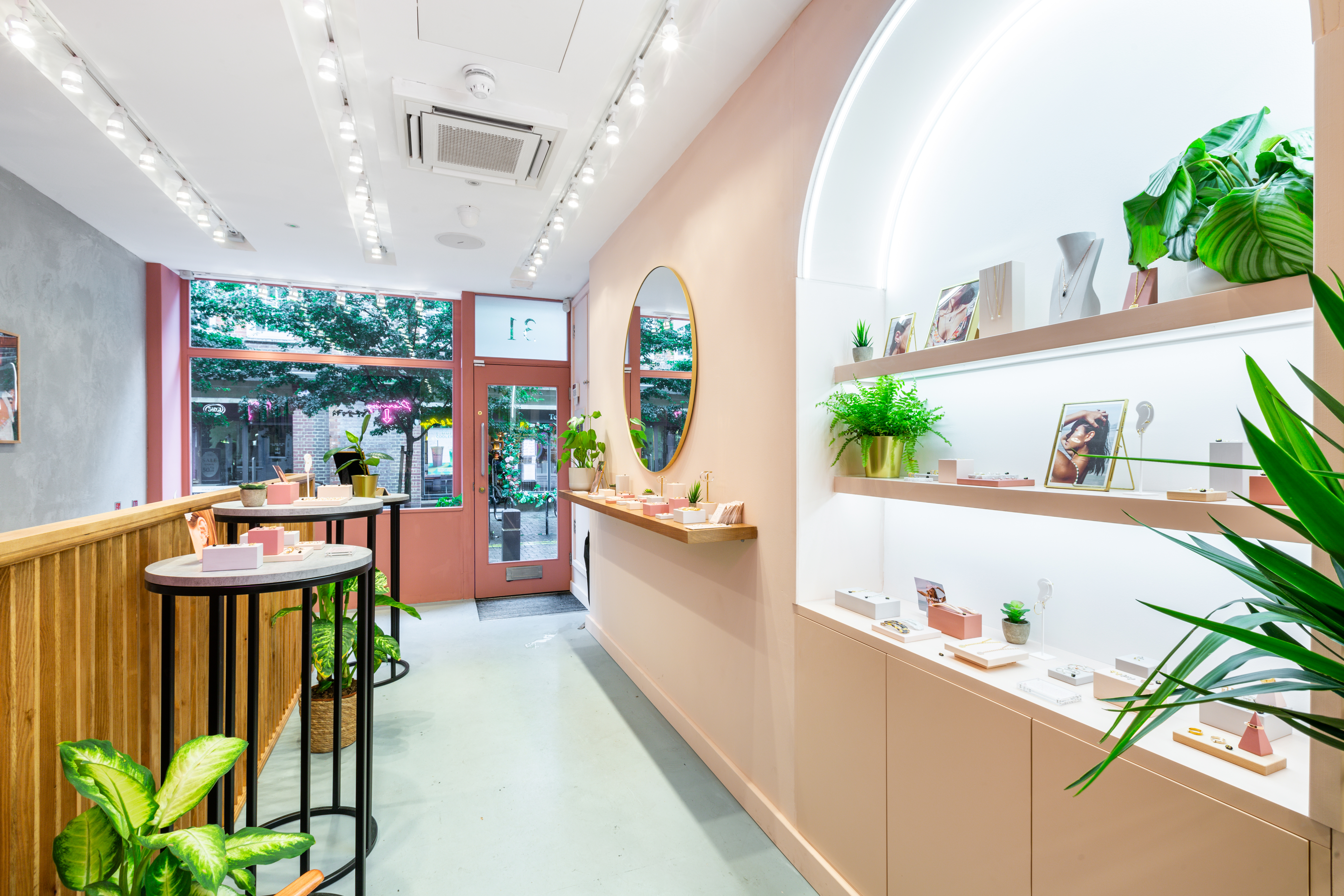 伦敦珠宝店 Astrid & Miyu Neal Street 店-12