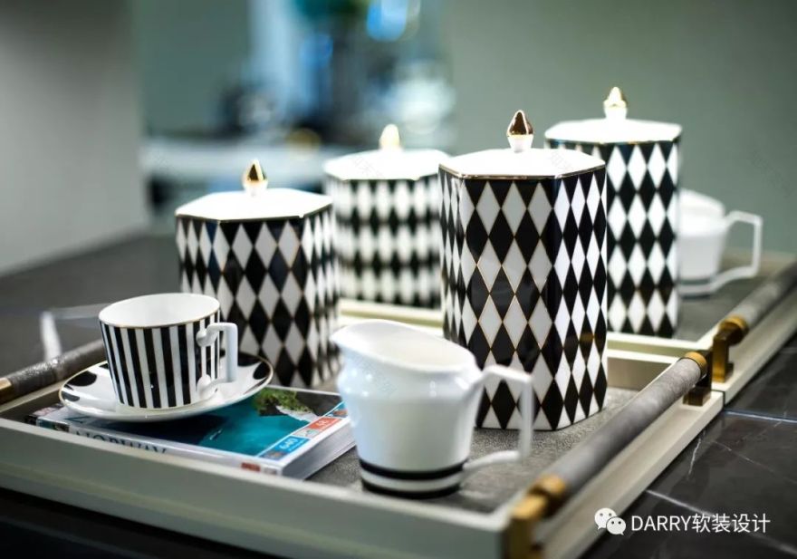 《DARRY》作品: 永恒经典的象征-19