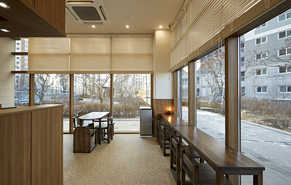 白色与木质的极简之美 | 12 平米小空间的神奇蜕变-8