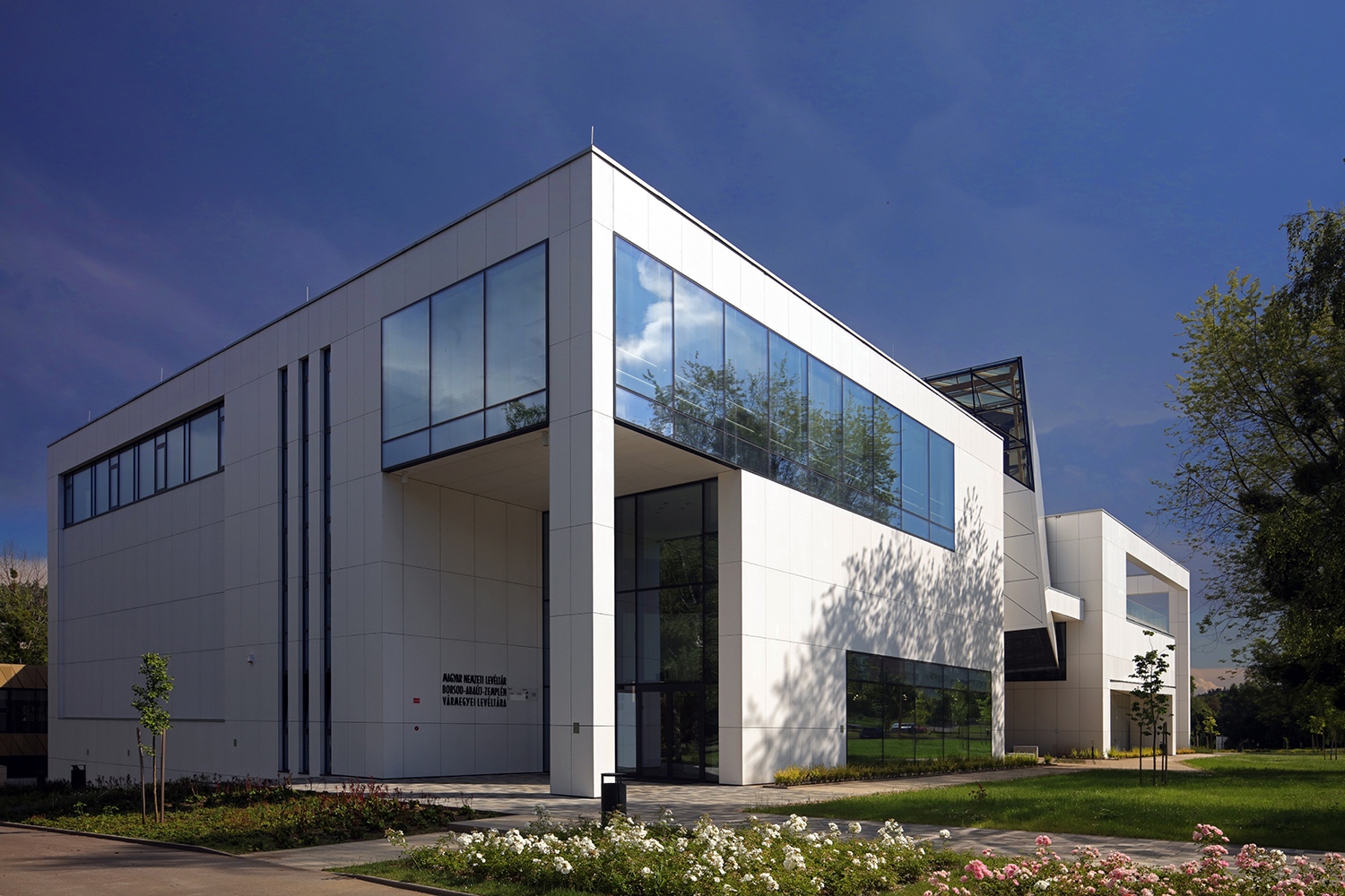 米什科尔茨大学图书馆和档案馆翻新扩建项目-8