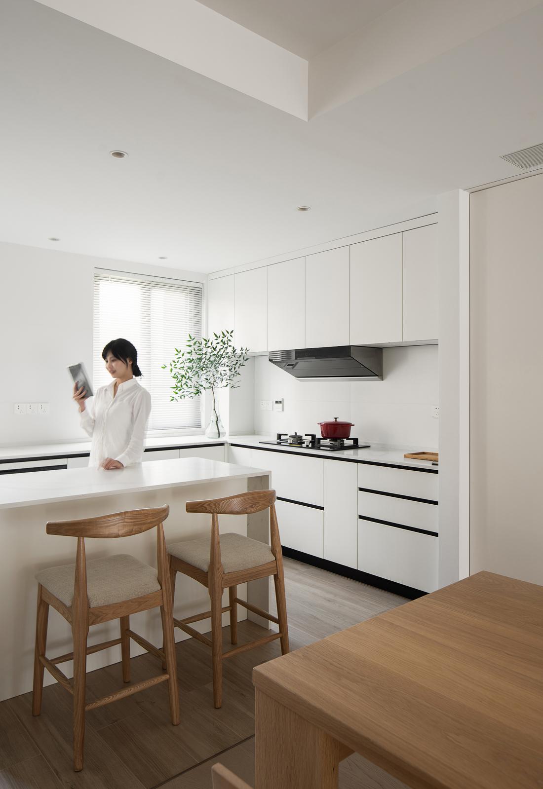 刘姥姥的家 · 极简压力真空地带的温馨设计-29