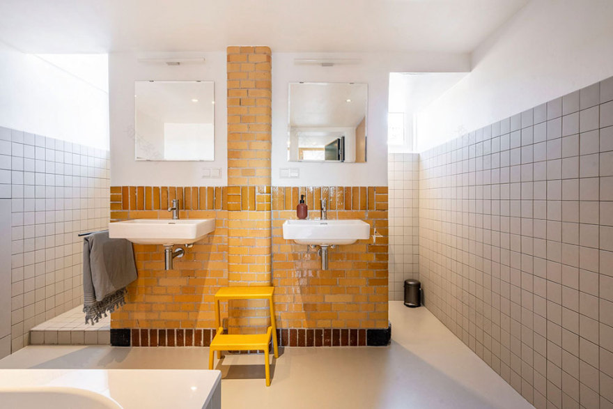 历史学校建筑改造的明亮工业风格荷兰阁楼-21