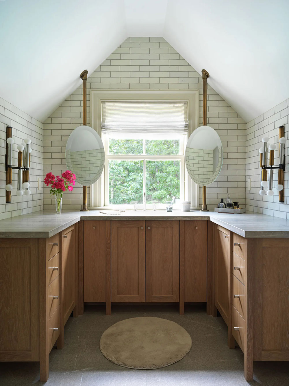 优雅传统的汉普顿风格住宅，有着有趣的色彩-11