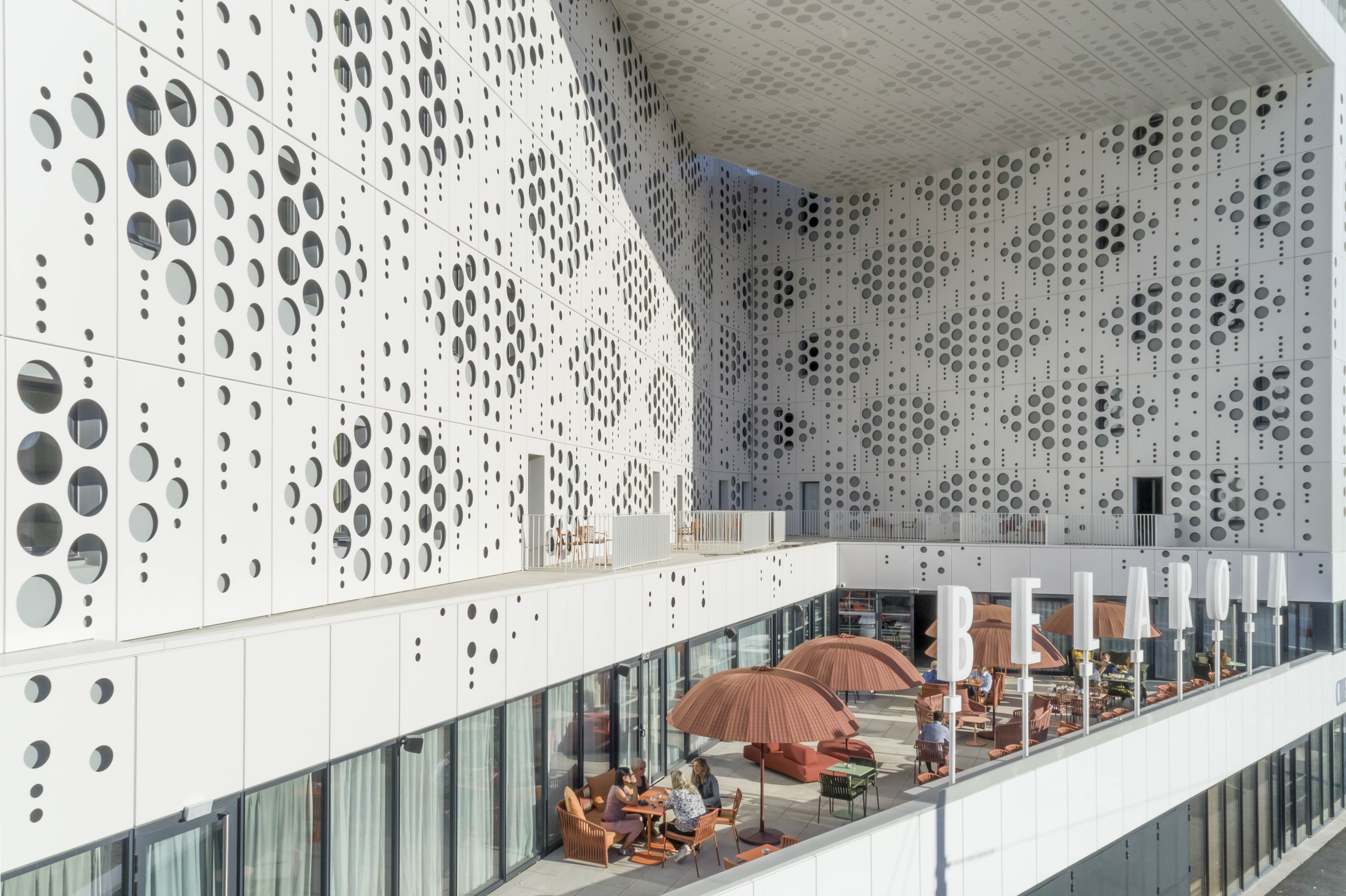 贝洛阿酒店 · 三维折叠的共享城市空间-28