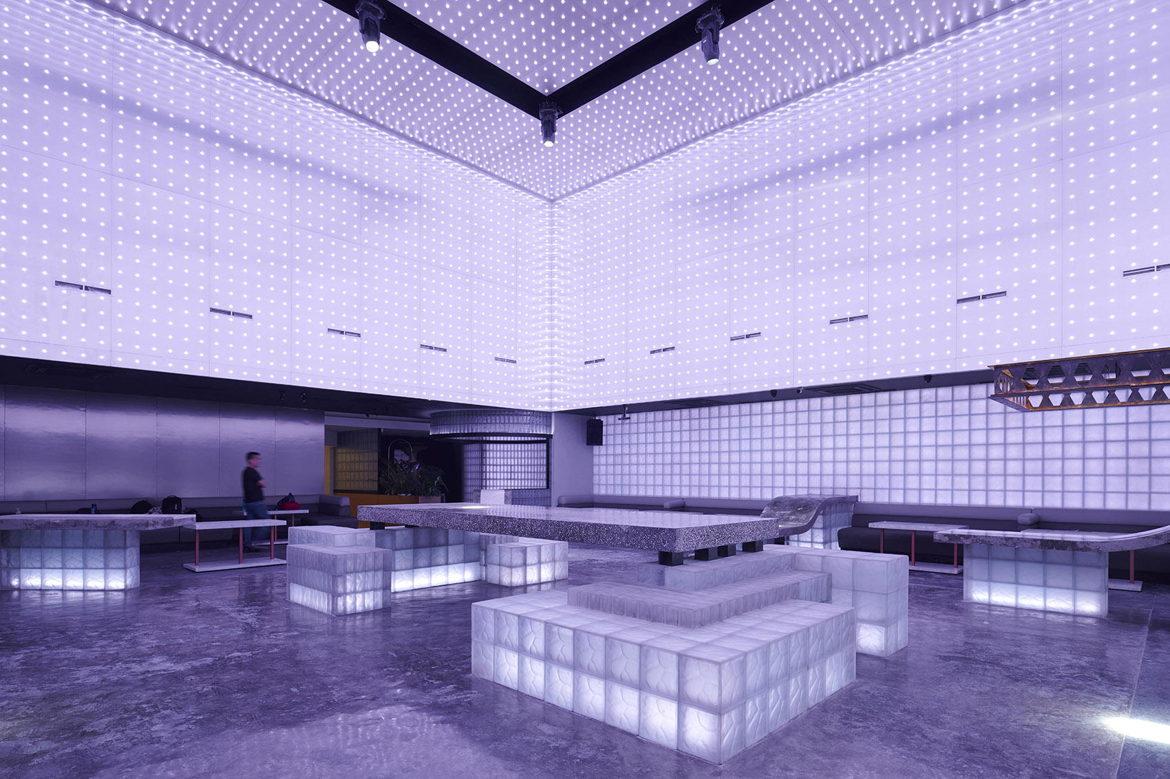 HIDDEN 地下酒吧丨RAD+ar-17