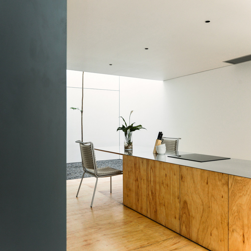 光线空洞 · 印度尼西亚 Medan 的现代住宅设计丨byrayboedi-19