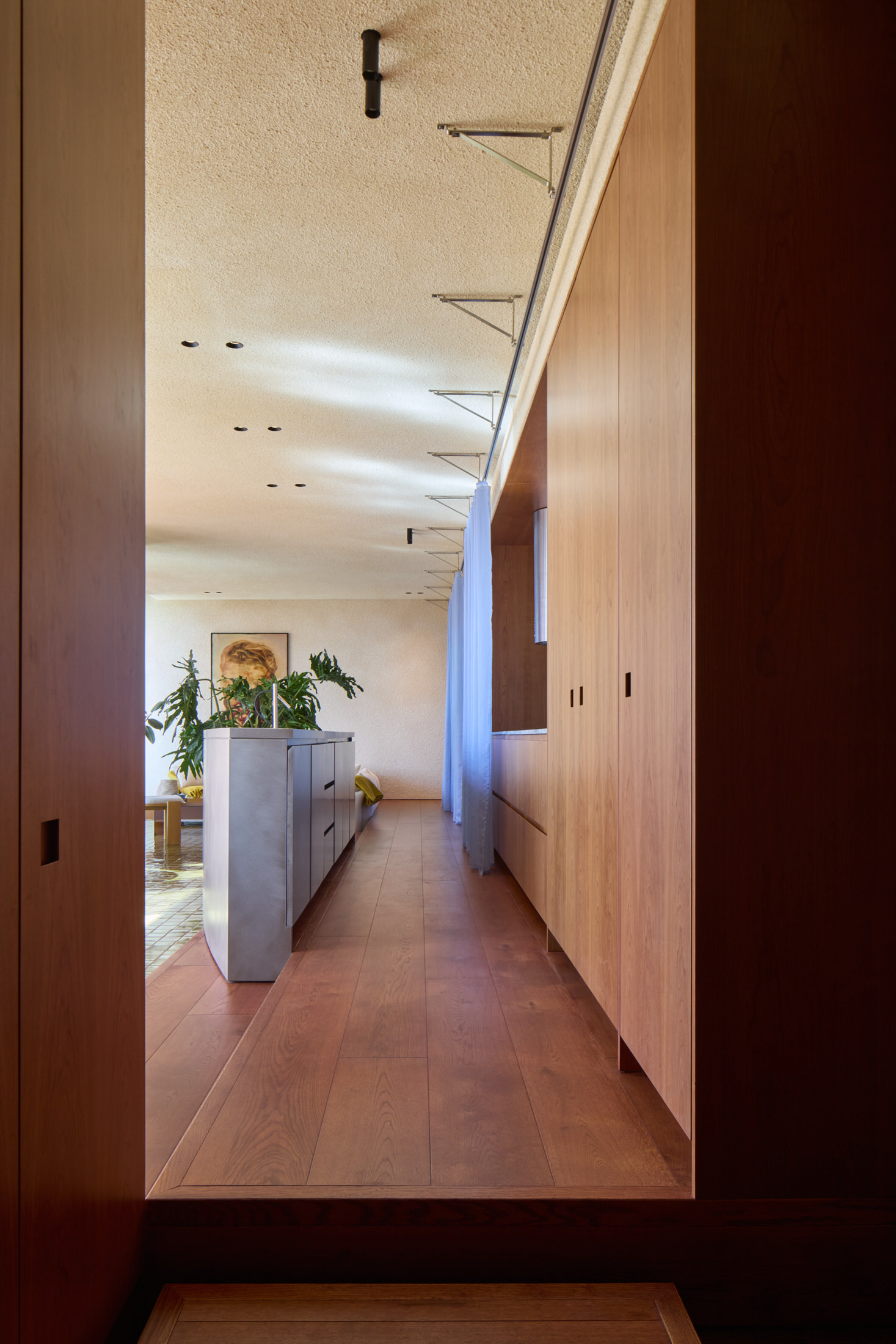 Mid-Century Vibes in Modern Dubai: Al Barari Apartment by Bone Studio.-31