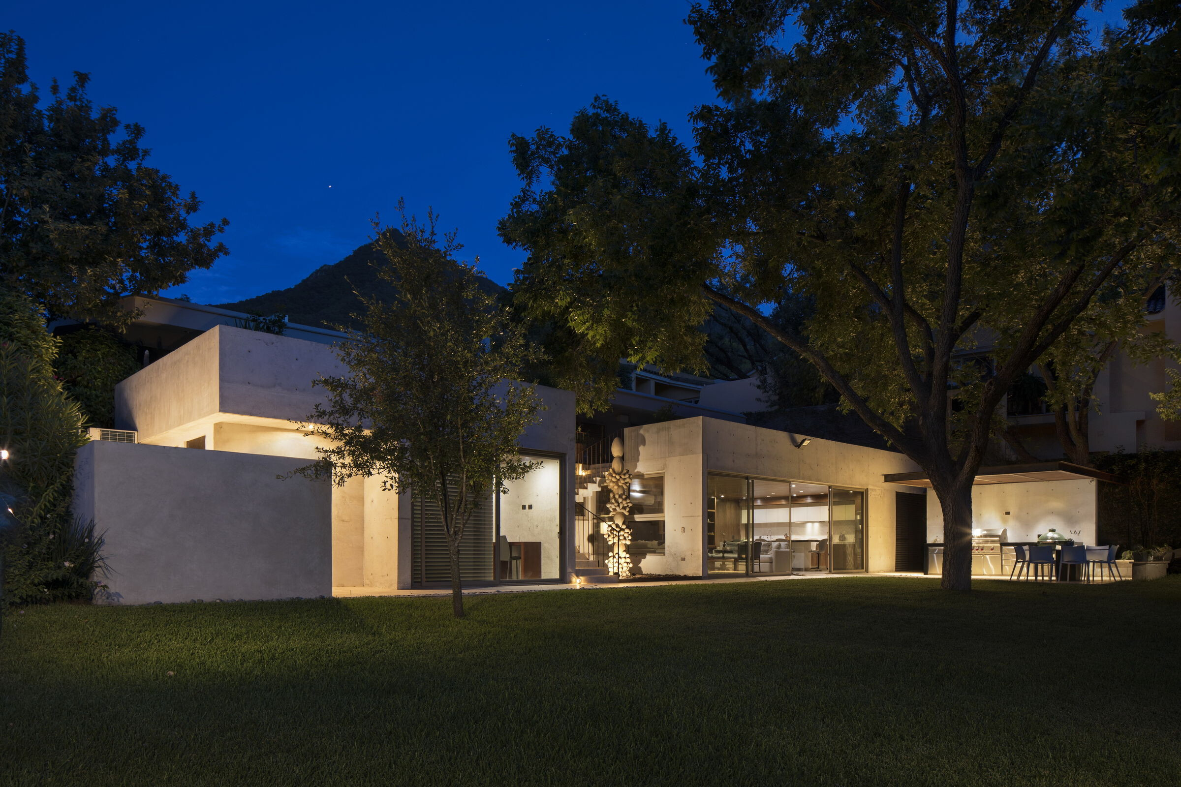 墨西哥老屋 basement 逆袭,变身开放式生活空间-19