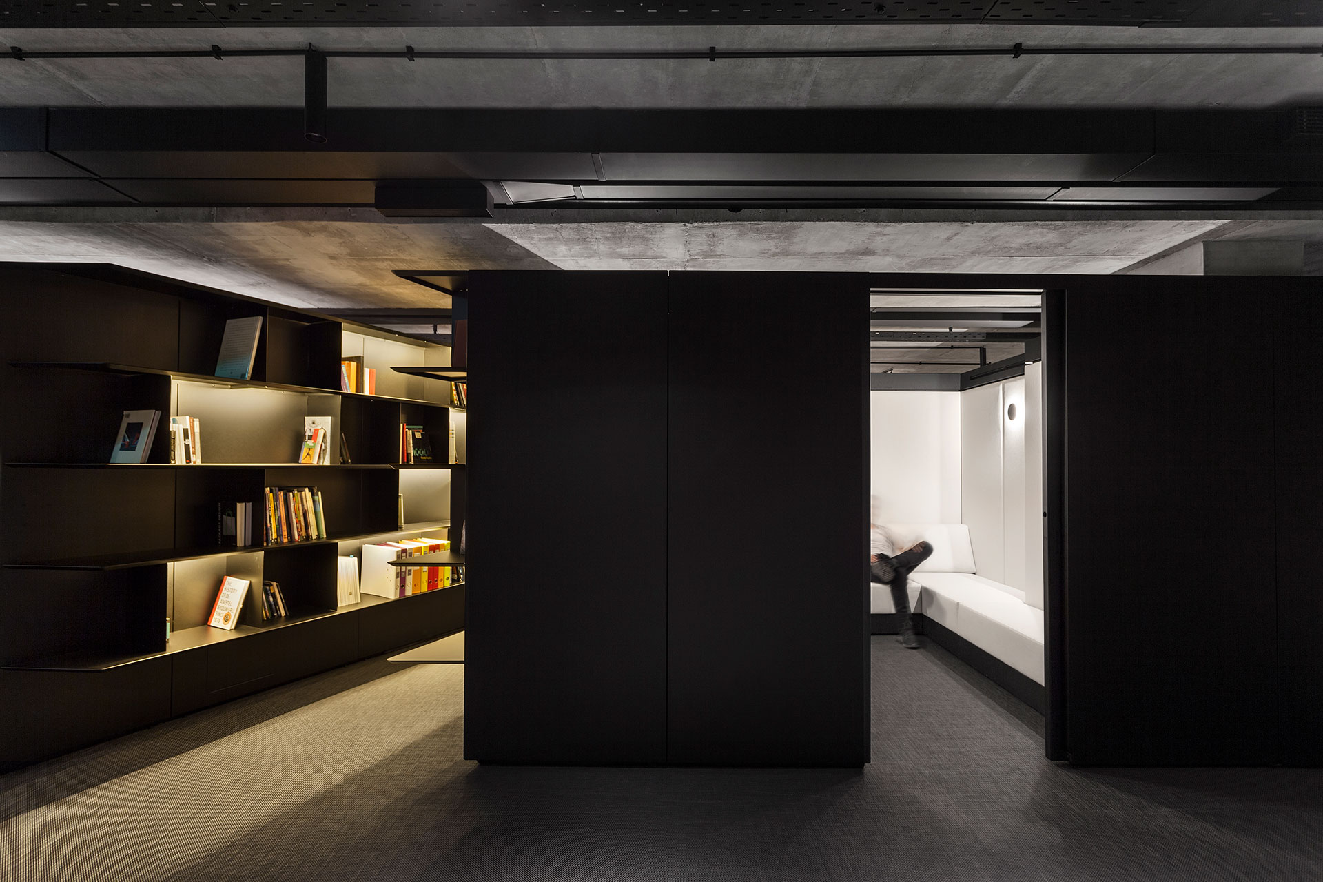 创意引擎——雅典广告公司办公室设计-29