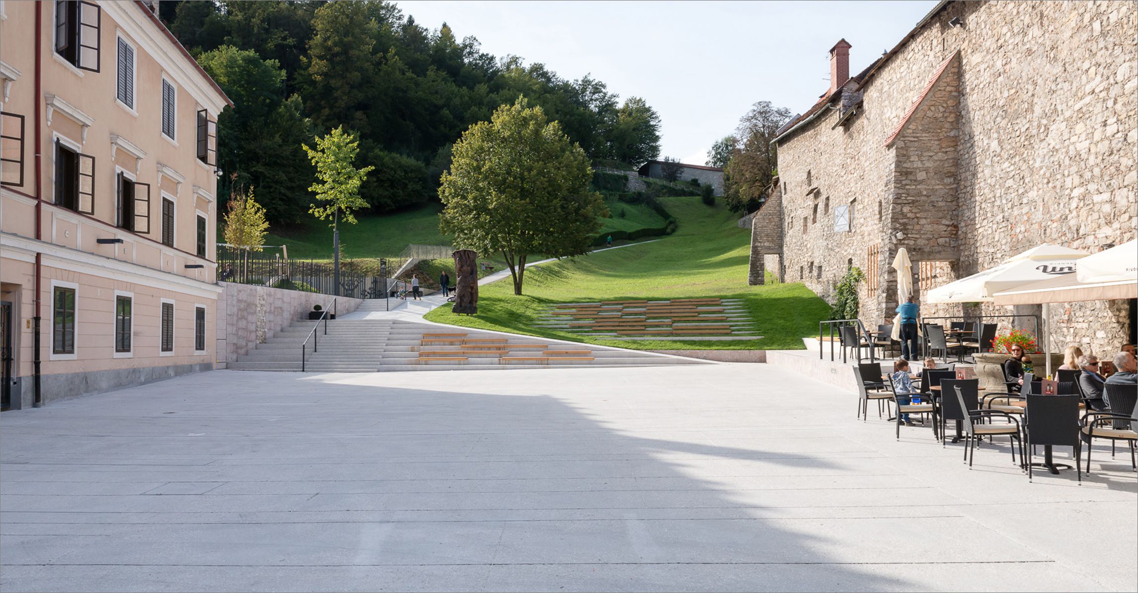 斯洛文尼亚中世纪广场的现代改造-3