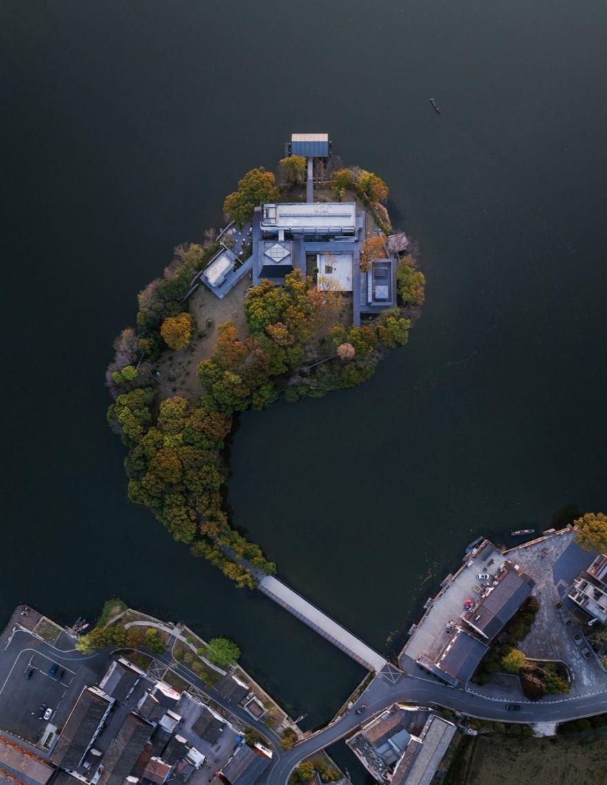 先锋鉴湖书店(鉴湖取水岛市政设施更新项目)丨中国绍兴丨大舍建筑设计事务所,同济大学建筑设计研究院等-11