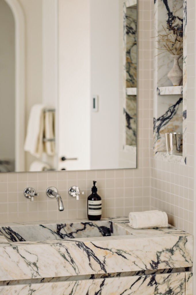 Appartement Quai Saint Michel – Design sur mesure avec vue sur la Seine-25