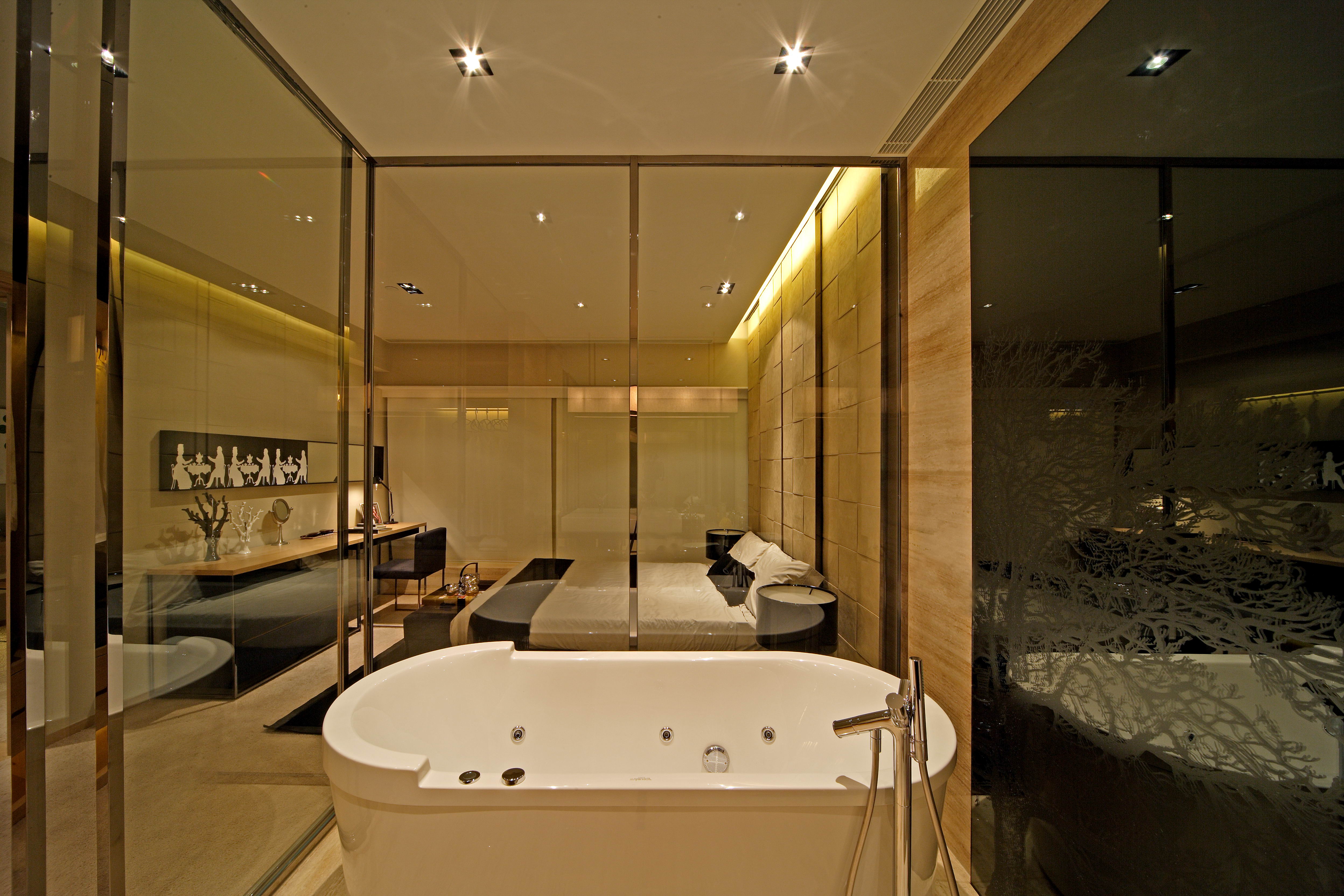 Centre Stage 梁志天-35