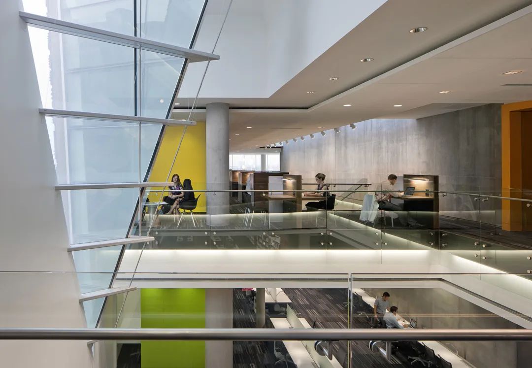 沙漠峡谷中的健康科学教育大楼丨CO Architects-35