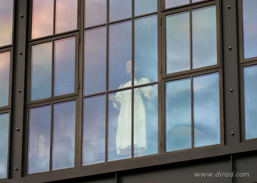 洛杉矶山巅的中世纪城堡与现代生活交融-35