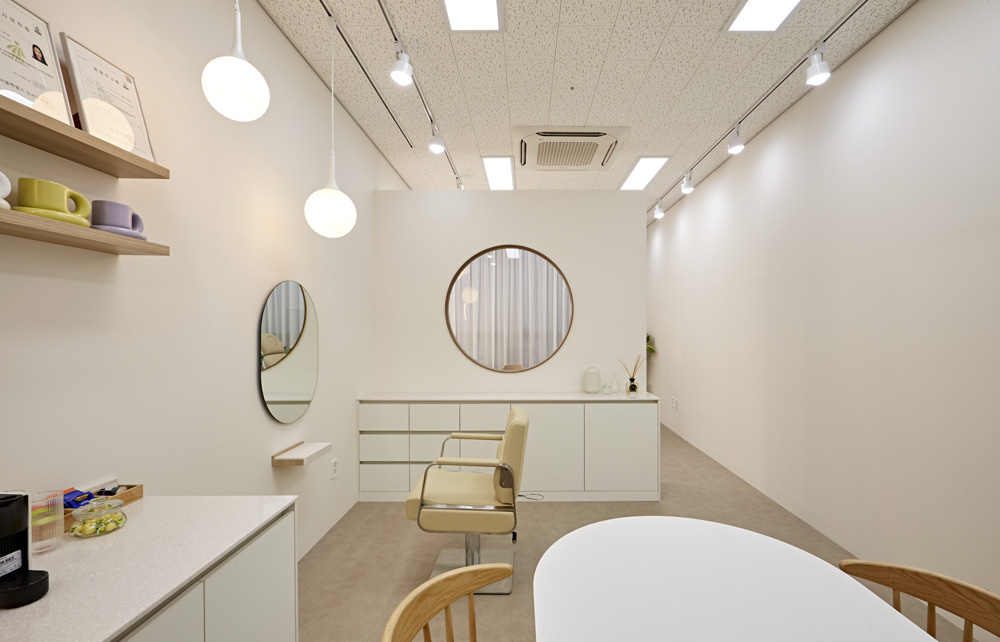 简约风格 10 坪美妆店设计案例-7